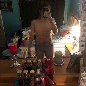 Long sleeve pink crop top